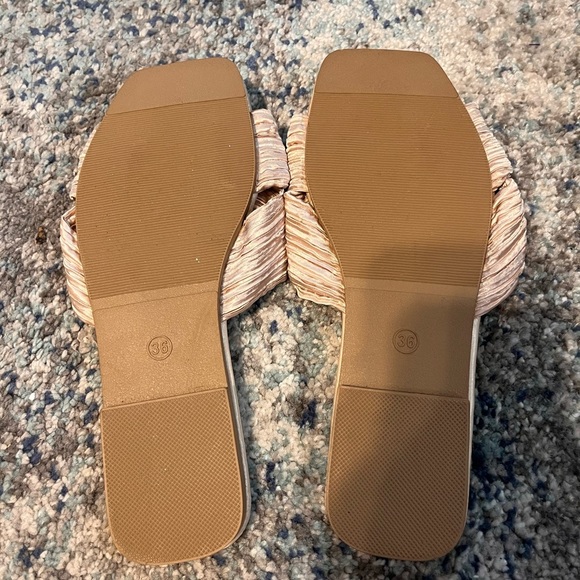 Women’s Bow Knot Slip-On Sandals – Size 5 / EU 36 NWOT - Picture 2 of 2